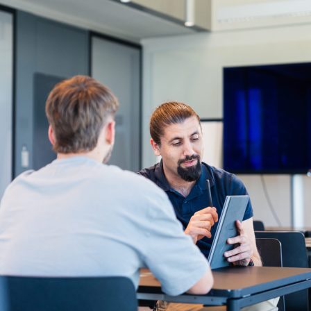 Steuerkanzlei-Team plant gemeinsam dokumentierte Prozesse am Whiteboard